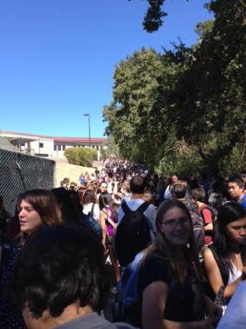Students line up behind the engineering after yet another lunch time fire alarm on October 6th. These lunch disruptions are caused by hookah and vapor use in the bathrooms. 