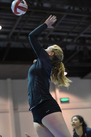 Polo not only plays beach volleyball, a large part of her life revolves around indoor as well. With her Absolute Volleyball Club team, she prepares to hit the ball.