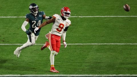 Chiefs wide receiver Juju Smith-Schuster runs a route against Eagles cornerback James Bradberry in the late minutes of Super Bowl LVII. A controversial holding penalty was called on this play that allowed the Chiefs to secure the win.