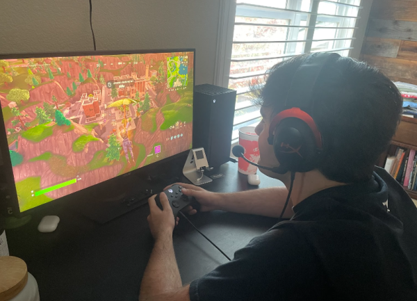 Junior Colin Savage landing in tilted towers in Fortnite. Tilted towers is one of the many old landing spots that returned with Fortnite OG. 